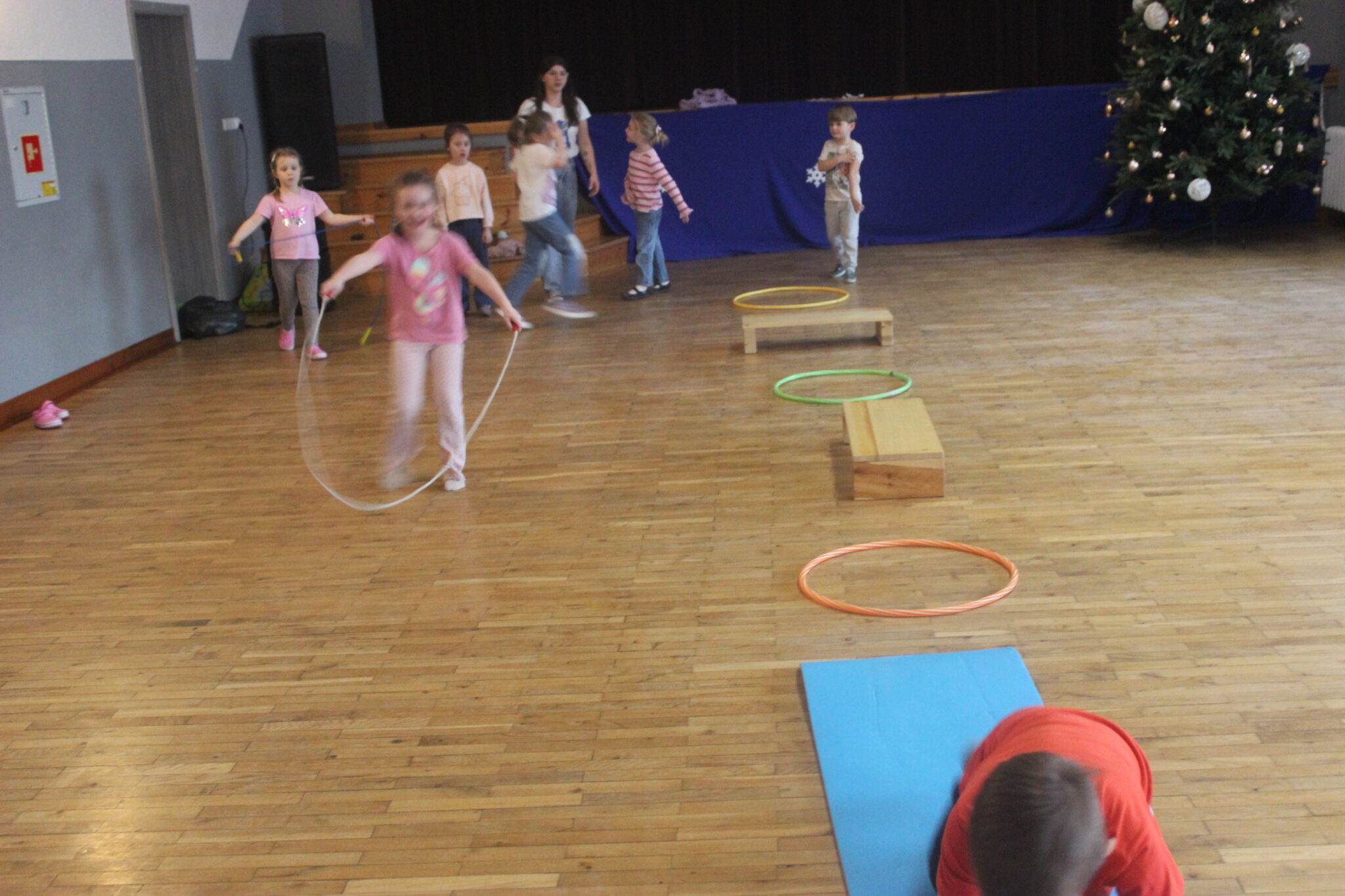 „Gry i zabawy świetlicowe” – zimowa zabawa w Ośrodku Kultury w Wierzawicach