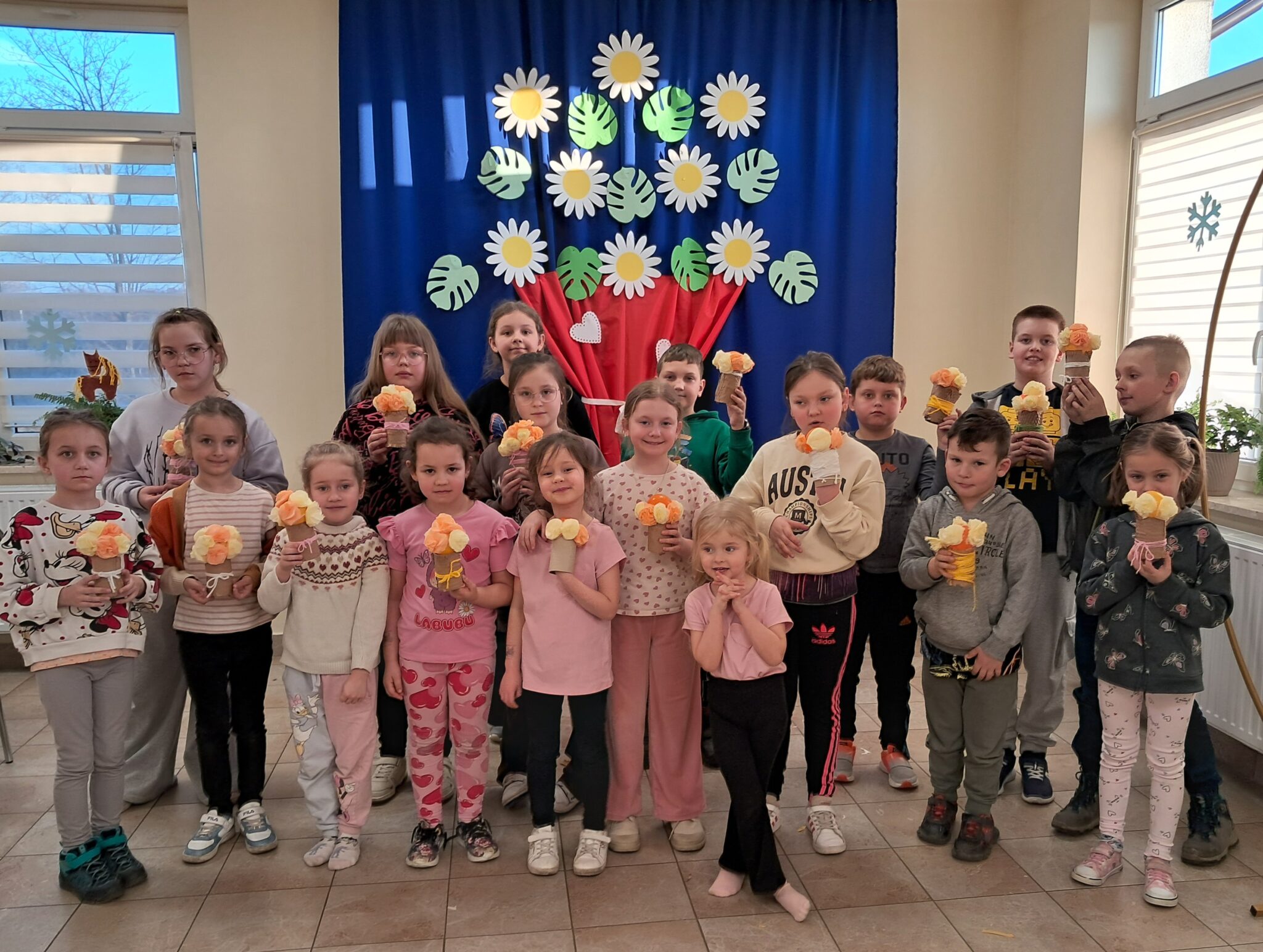 Zajęcia plastyczne „Bukiet pełen ciepłych życzeń” OK w Hucisku